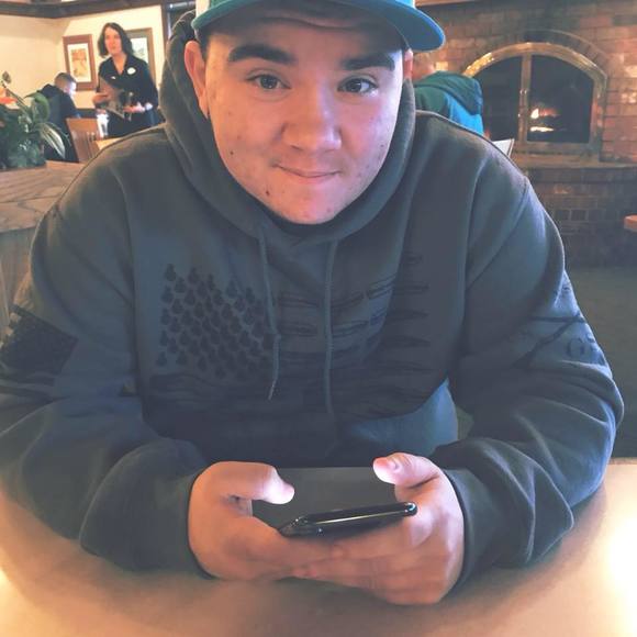 Meet your Posher, Kendall - Picture 1 of 1